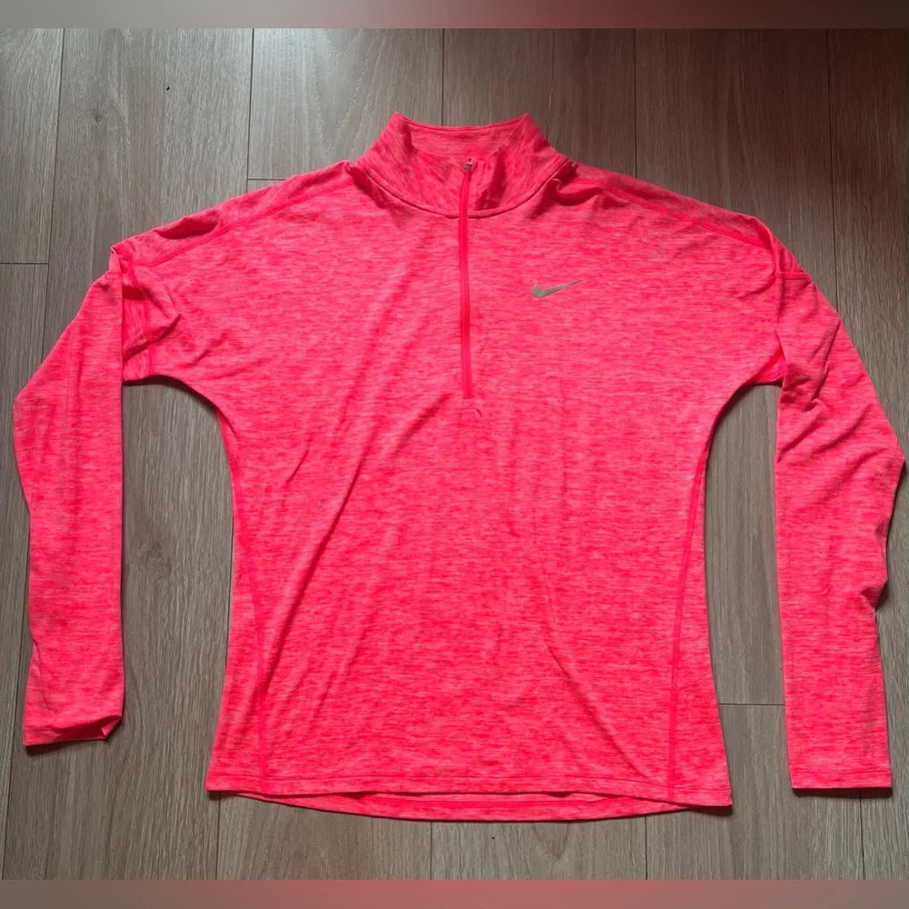 Nike women’s Element Half Zip Pullover